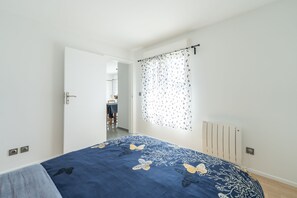 1 chambre, fer et planche Ă repasser, Wi-Fi gratuit, draps fournis