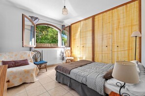 2 Schlafzimmer, Bügeleisen/Bügelbrett, kostenloses WLAN