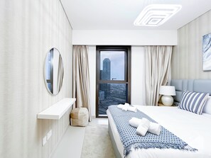 2 bedrooms, iron/ironing board, internet, bed sheets