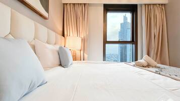 2 bedrooms, iron/ironing board, internet, bed sheets