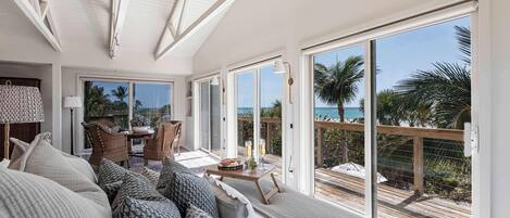 Fernseher, Stereoanlage, Arbeitsbereiche