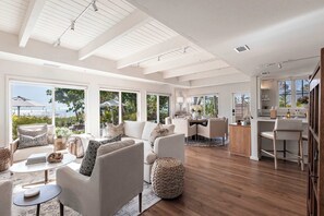 Fernseher, Stereoanlage, Arbeitsbereiche