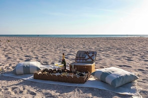 On the beach - Casa Blanca: Elegant Beachfront Oasis w/ Golf Cart, Kayaks, and more! (North Captiva)