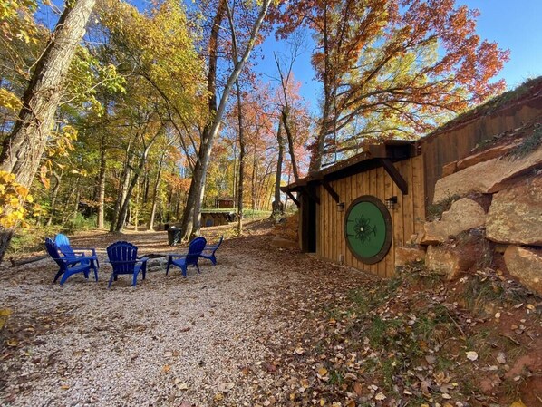 Property grounds - Cherry Treesort "Mimi and Papa's" (Rowan County)