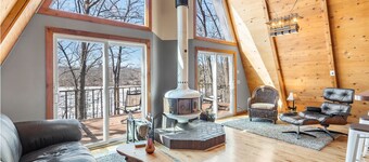 Snowfall Escapes - Lakefront Cabin with Loft & Bar