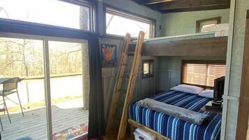 2 bedrooms, bed sheets