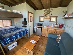 2 bedrooms, bed sheets - Cherry Treesort "Big Nick" (Rowan County)