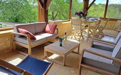 Come and discover our peaceful home that embodies the charm of the countryside.