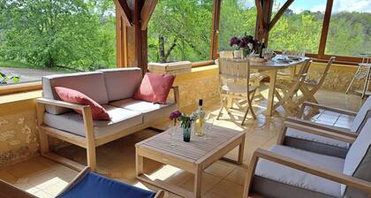 Come and discover our peaceful home that embodies the charm of the countryside.