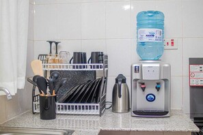 Comfort Apartment, City View | Private kitchen | Fridge, microwave, cookware/dishes/utensils - Lux Suites Milimani Cosy Condo Nakuru (Nakuru)