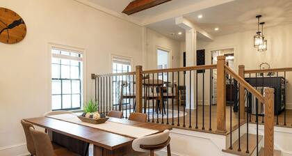 Full House · Huge 6BR 3Bath Retreat on College Hill. Rare Find!