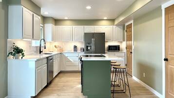 Microwave, oven, stovetop, dishwasher