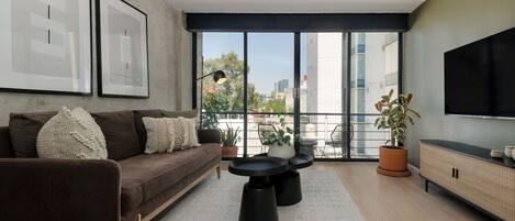 Télévision, chaîne hi-fi