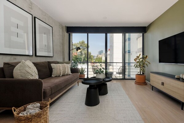 Fernseher, Stereoanlage