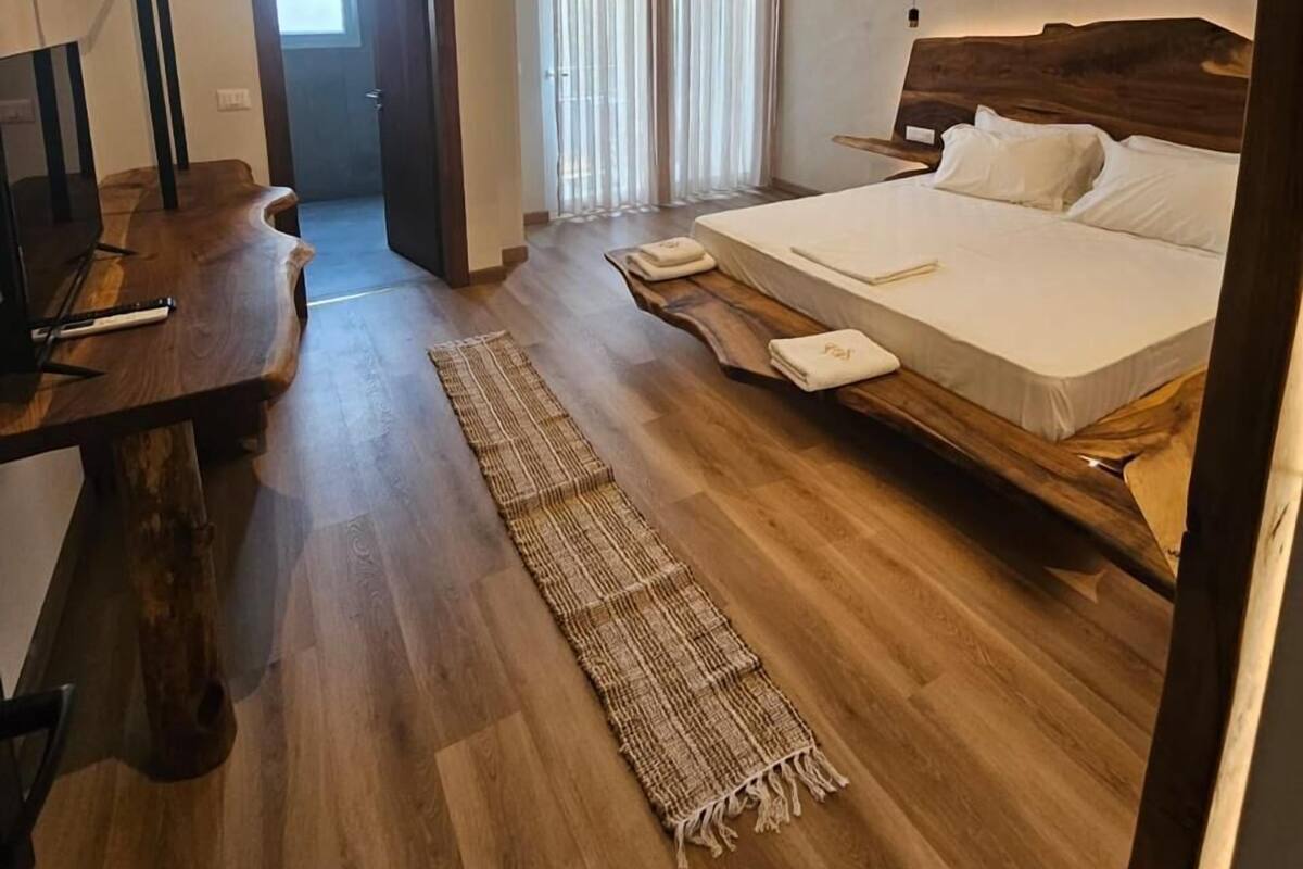 Deluxe Double Room | 1 bedroom, free WiFi