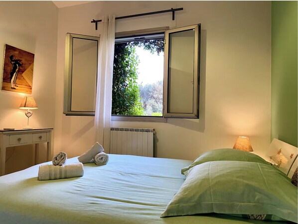 5 chambres, fer et planche à repasser, Wi-Fi, draps fournis