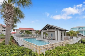 Pool - 🌊 Sugar Beach | Soundside Access, Resort Perks, 4BR Family-Friendly (Navarre)