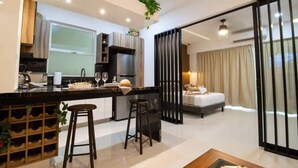 Room - Chic Poolview Studio, Kitchen, Pet Friendly! (Puerto Vallarta)