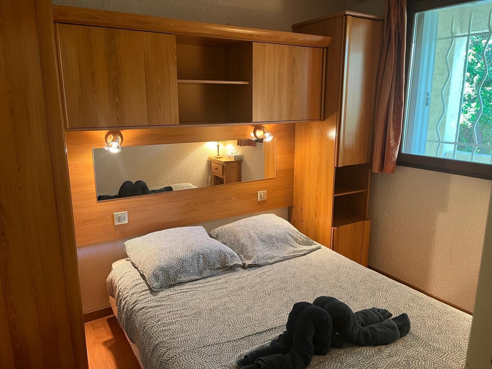 2 dormitoris i roba de llit 