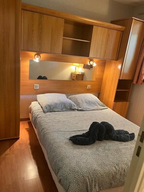 2 habitaciones y ropa de cama