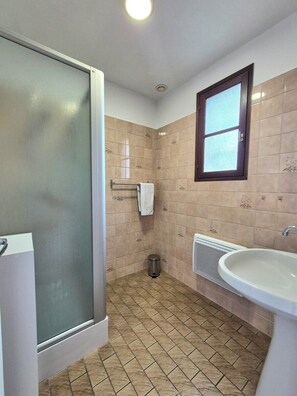 Hårtork och handdukar