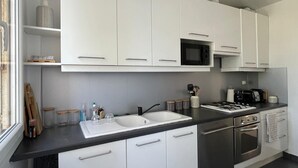 茶具/咖啡用具、冰箱、微波炉、烤箱