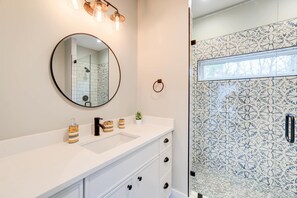 Bruser, hårtørrer, håndklæder