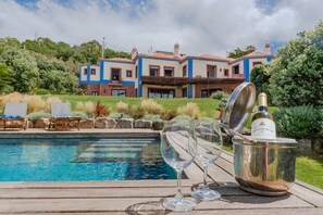Villa, Smoking