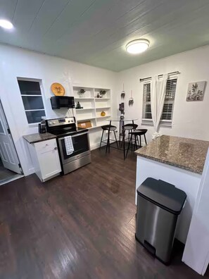 Micro-ondas, fogão, cooktop, lava-louças