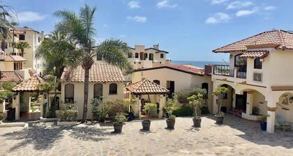 Puerto Nuevo Surf Casita del Arte 1BR with pool