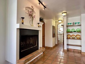 Interior - Puerto Nuevo Surf Casita de Mimbre 1BR with pool (Playas de Rosarito)