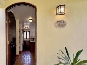 Interior - Puerto Nuevo Surf Casita de Mimbre 1BR with pool (Playas de Rosarito)