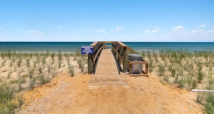 Corner Unit, Large Balcony, Pool,Beach,Resort Fun!
