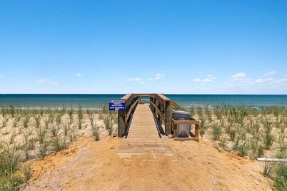 Corner Unit, Large Balcony, Pool,Beach,Resort Fun!