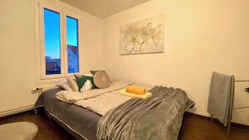 4 bedrooms, WiFi, bed sheets