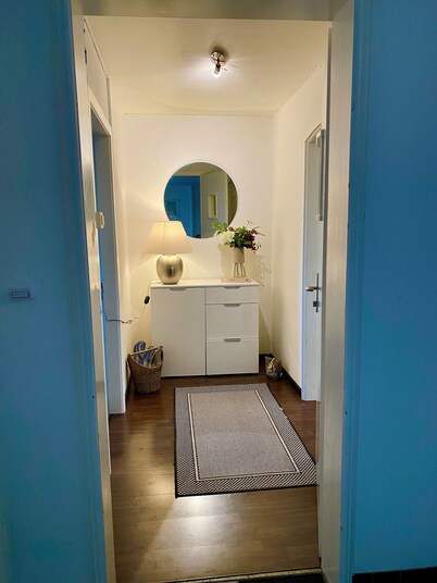 Modern Lakeview 4-Bedroom-Apartment