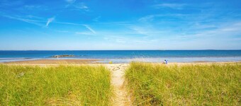 Beachside | Oceanside | Walk onto the beach!
