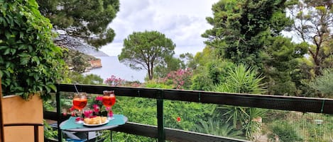 Biệt thự, hút thuốc