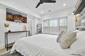 1 habitación, escritorio, tabla de planchar con plancha y wifi 