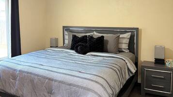 3 habitaciones, tabla de planchar con plancha, cuna de viaje y wifi