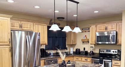 NEW Modern family friendly home