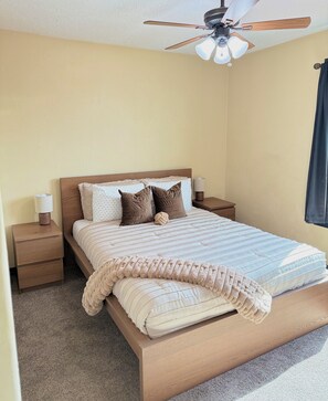 3 chambres, fer et planche à repasser, Wi-Fi, draps fournis