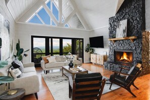 智能电视、壁炉