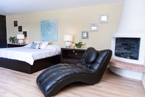 Anana Rancho San Rafael Pool and Lake Views