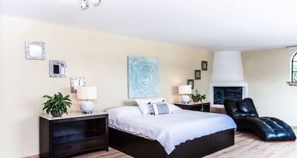 Anana Rancho San Rafael Pool and Lake Views