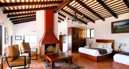 Anana Rancho San Rafael Pool and Lake Views