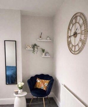 Interior - 20%OFF Stylish 4BR Home - Sleeps 08 - Free Parking (Greater Manchester)