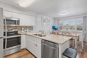 Maison, plusieurs lits (Blue Surf 15B) | Cuisine privée