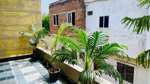 Prabhu Ji Home Stay