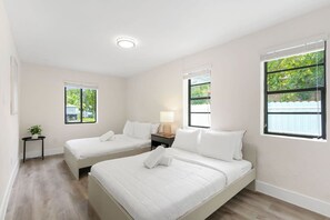 4 chambres, fer et planche à repasser, lit parapluie, Wi-Fi gratuit